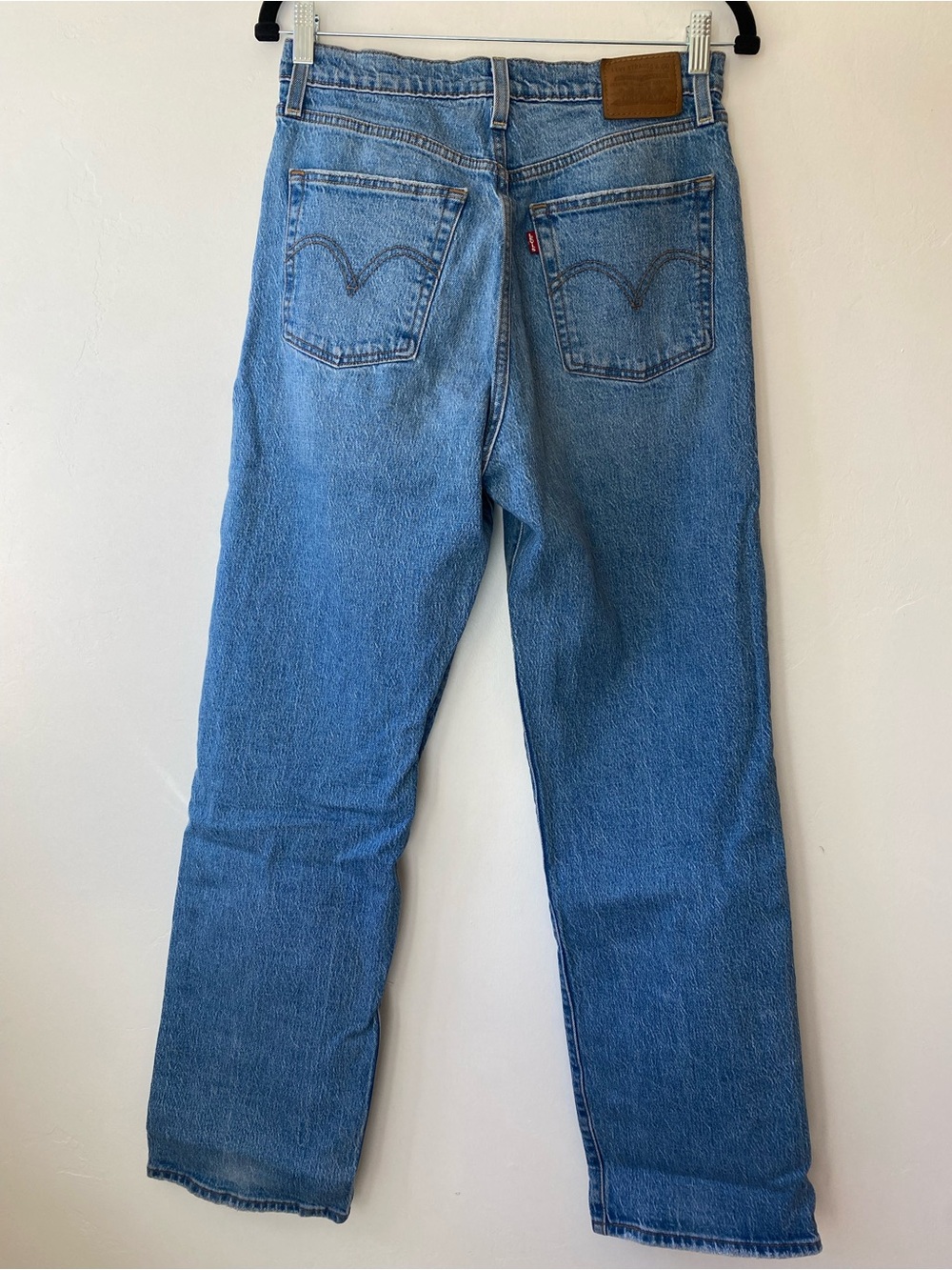 Levi's Ribcage Straight Leg Full Length Jeans in Medium Blue Wash Size 30/30 - Picture 3 of 6